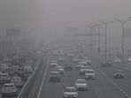 Thick layer of smog at NH24 near Akshardham Temple in New Delhi on Sunday. (Arvind Yadav/HT Photo)