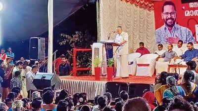 Chief minister Pinarayi Vijayan addresses a gathering at Mathur, 12km from Palakkad town, on Saturday. (HT Photo)