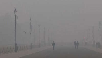 Some of the areas in Delhi-NCR had close to zero visibility on Monday morning. (ANI) Some of the areas in Delhi-NCR had close to zero visibility on Monday morning. (ANI)