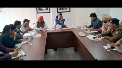 Deputy commissioner Jitendra Jorwal on Monday reviewing the arrangements for the swearing-in ceremony of the newly elected 6,306 panches, which will take place in Dhanansu village on Monday in Ludhiana. (HT Photo)