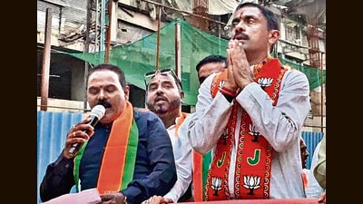 Panvel BJP candidate Prashant Thakur (centre) (HT PHOTO)