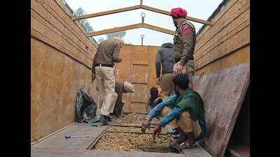 SSP Khakh said that preliminary investigations have revealed the syndicate’s interstate operations (HT Photo)