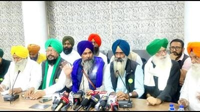 The Kisan Mazdoor Morcha and the Samyukta Kisan Morcha (non-political) met in Chandigarh on Monday to decide on the future course of action and their pending demands. (HT Photo) The Kisan Mazdoor Morcha and the Samyukta Kisan Morcha (non-political) met in Chandigarh on Monday to decide on the future course of action and their pending demands. (HT Photo)