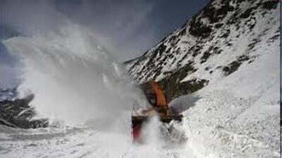 The road has been closed in order to prevent mishaps amid snow accumulation. (Representative image)