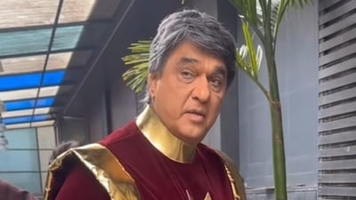 Mukesh Khanna, in Shaktimaan costume, blasted at the paparazzi Mukesh Khanna, in Shaktimaan costume, blasted at the paparazzi