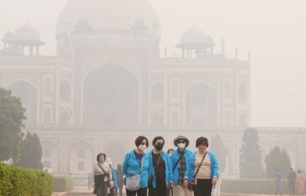 Visitors wearing masks amid smog and pollution levels, at Humayun's Tomb in New Delhi. (Arvind Yadav/HT File Photo) Visitors wearing masks amid smog and pollution levels, at Humayun's Tomb in New Delhi. (Arvind Yadav/HT File Photo)