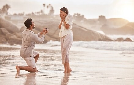 Dating is going beyond casual dynamic. (Shutterstock)