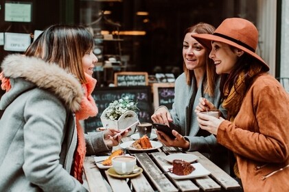 Meet with your friends. (Shutterstock) Meet with your friends. (Shutterstock)