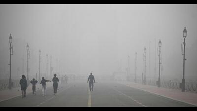 On Monday, the AQI at 15 of the city’s 36 monitoring stations hit 500 at 4pm. (AFP) On Monday, the AQI at 15 of the city’s 36 monitoring stations hit 500 at 4pm. (AFP)