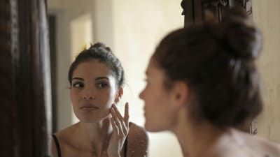 Washing your face with salt water could give you better skin? Find out. (Pexels) Washing your face with salt water could give you better skin? Find out. (Pexels)