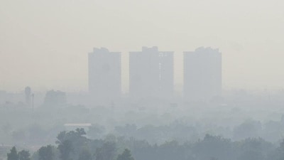 A thick blanket of smog covers Delhi NCR. (PTI Photo) A thick blanket of smog covers Delhi NCR. (PTI Photo)