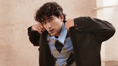 As the cover star for Schön! Magazine, Josh wore a very dad-inspired check-print jumper and styled it with a blue button-down shirt, matching shorts, and a brown jacket. He styled the ensemble with white socks, Oxford shoes, and a messy hairdo. (Instagram) As the cover star for Schön! Magazine, Josh wore a very dad-inspired check-print jumper and styled it with a blue button-down shirt, matching shorts, and a brown jacket. He styled the ensemble with white socks, Oxford shoes, and a messy hairdo. (Instagram)