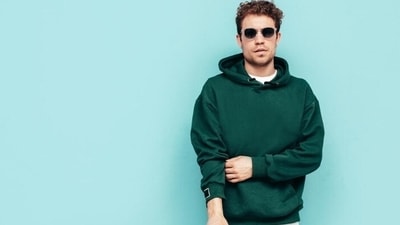 Take a look at ten fantastic deals on sweatshirts for men from the Myntra store. Modern, warm and rather cheap – these fashion options are great for winter!