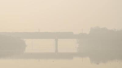 Visibility improved but pollution was still in “severe” level. (Vipin Kumar/HT Photo) Visibility improved but pollution was still in “severe” level. (Vipin Kumar/HT Photo)