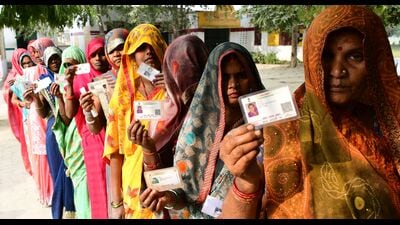 Voters using their right to franchise during the Phulpur bypolls in Prayagraj on Wednesday (HT) Voters using their right to franchise during the Phulpur bypolls in Prayagraj on Wednesday (HT)