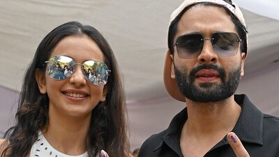 Bollywood actors Rakul Preet Singh (L) and Jackky Bhagnani show their inked fingers after casting ballot at a polling booth. (AFP) Bollywood actors Rakul Preet Singh (L) and Jackky Bhagnani show their inked fingers after casting ballot at a polling booth. (AFP)