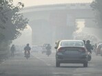 Smog and pollution on Mayur Vihar Road near Akshardham temple in New Delhi on Thursday. (Raj K Raj/HT PHOTO) Smog and pollution on Mayur Vihar Road near Akshardham temple in New Delhi on Thursday. (Raj K Raj/HT PHOTO)