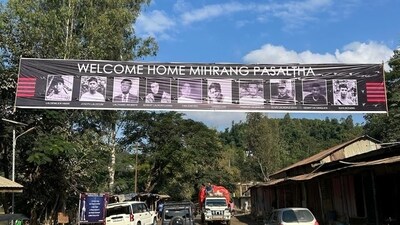 Banner reading ‘welcome home brave martyrs’ put up when the 10 bodies were brought to Churachandpur. (HT PHOTO) Banner reading ‘welcome home brave martyrs’ put up when the 10 bodies were brought to Churachandpur. (HT PHOTO)