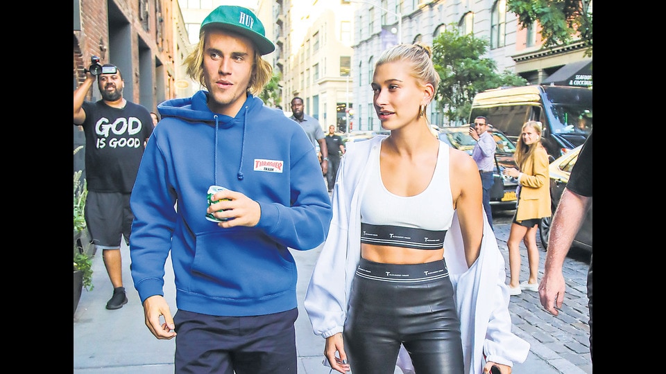 The Biebers are an example of throning done right. (GETTY IMAGES)