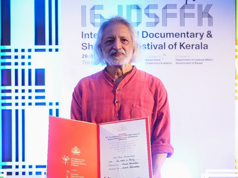 Anand Patwardhan’s Vasudhaiva Kudumbakam (The World is Family) was adjudged the Best Long Documentary (Courtesy https://idsffk.in/) Anand Patwardhan’s Vasudhaiva Kudumbakam (The World is Family) was adjudged the Best Long Documentary (Courtesy https://idsffk.in/)