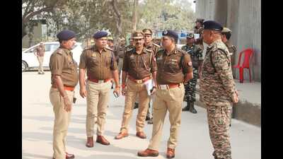 IG, Agra Range, Deepak Kumar briefing officials involved in the counting process for Karhal by-election in Mainpuri on Friday. (HT Photo) IG, Agra Range, Deepak Kumar briefing officials involved in the counting process for Karhal by-election in Mainpuri on Friday. (HT Photo)