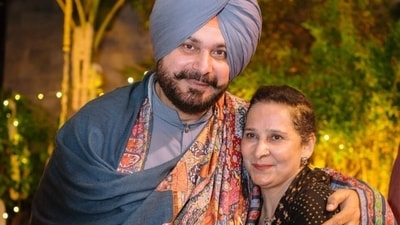 Navjot Singh Sidhu and his wife, Navjot Kaur Sidhu, who is now clinically free from cancer. Navjot Singh Sidhu and his wife, Navjot Kaur Sidhu, who is now clinically free from cancer.