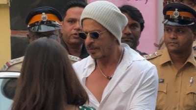 Shah Rukh Khan didn't stepped out to cast his vote in Mumbai on Wednesday amid heavy security