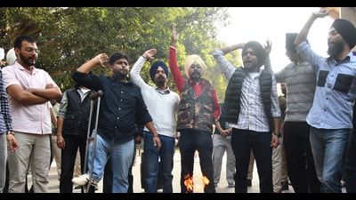 Students protesting against varsity authorities at Student Centre on Panjab University campus in Chandigarh on Friday. (Keshav Singh/HT) Students protesting against varsity authorities at Student Centre on Panjab University campus in Chandigarh on Friday. (Keshav Singh/HT)