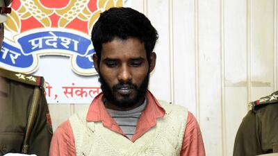 There was some heated exchange of words between Saurabh and suspect Rupesh. The men sitting near the bonfire heard that verbal abuses were being hurled, and one of them, Mahesh, objected to this. (Sakib Ali/HT Photo) There was some heated exchange of words between Saurabh and suspect Rupesh. The men sitting near the bonfire heard that verbal abuses were being hurled, and one of them, Mahesh, objected to this. (Sakib Ali/HT Photo)