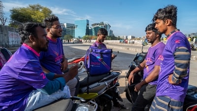 Zepto delivery partners waiting for delivery orders in Mumbai on June 10, 2023 (Satish Bate/Hindustan Times) Zepto delivery partners waiting for delivery orders in Mumbai on June 10, 2023 (Satish Bate/Hindustan Times)