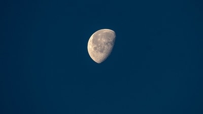 The third quarter moon, or the last quarter moon, approaches on November 22, 2024, and brings abundant luck to these zodiac signs. (Pixabay) The third quarter moon, or the last quarter moon, approaches on November 22, 2024, and brings abundant luck to these zodiac signs. (Pixabay)