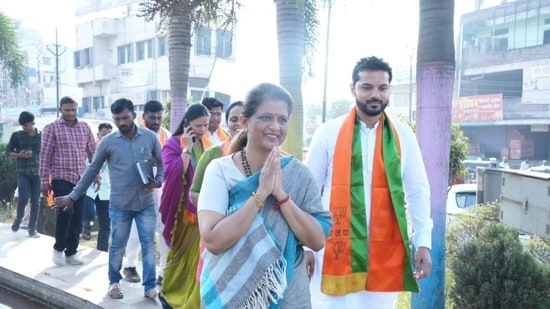 The daughter-in-law of former Union Minister Shivraj Patil, Archana Charukar, is contesting from Latur City as a BJP candidate. (Instagram/@archanapatilcharukar)