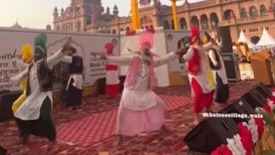 Amritsar's Khalsa College alumni revived their youth with a viral Bhangra performance. (Instagram/khalsacolllege_wale)