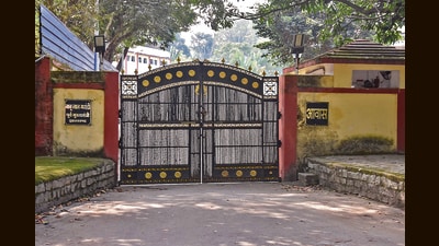 A deserted look in front of the residence of Jharkhand BJP chief and former CM Babulal Marandi, in Ranchi on Saturday. (PTI) A deserted look in front of the residence of Jharkhand BJP chief and former CM Babulal Marandi, in Ranchi on Saturday. (PTI)