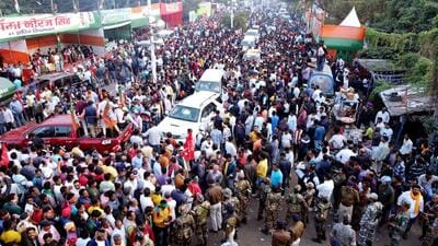 A huge crowd outside a poll counting centre during vote counting for Jharkhand assembly elections in Dhanbad on Saturday. (ANI) A huge crowd outside a poll counting centre during vote counting for Jharkhand assembly elections in Dhanbad on Saturday. (ANI)