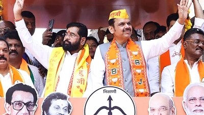 Eknath Shinde and Devendra Fadnavis at a Thane roadshow.. (Eknath Shinde-X)
