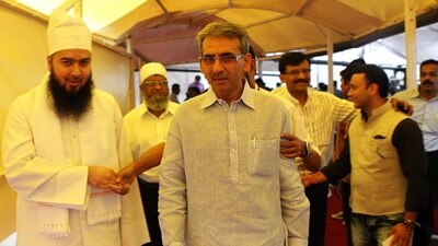 Congress leader Amin Patel emerges victorious in the Mumbadevi constituency. (HT archives)