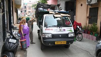 BWG cell has been conducting daily inspections to identify and penalise violators, said MCG officials. (Parveen Kumar/HT Photo) BWG cell has been conducting daily inspections to identify and penalise violators, said MCG officials. (Parveen Kumar/HT Photo)