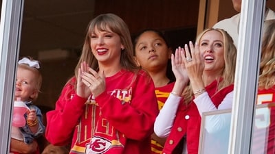 Taylor Swift joined the several well-wishers responding to the thrilling announcement by Jason and Kylie Kelce. (USA TODAY Sports via Reuters Con)