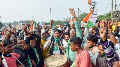 INDIA bloc supporters celebrate in the Jharkhand Assembly elections in Ranchi on Saturday. (ANI) INDIA bloc supporters celebrate in the Jharkhand Assembly elections in Ranchi on Saturday. (ANI)