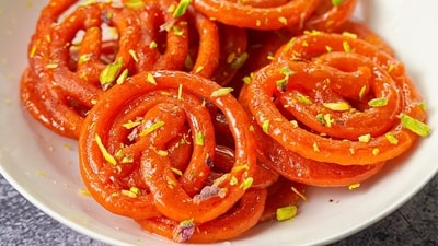 A plate of piping hot jalebis A plate of piping hot jalebis