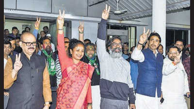 Jharkhand CM Hemant Soren, his wife, Kalpana Soren, state Congress incharge Ghulam Ahmad Mir and other leaders show victory signs, in Ranchi on Friday. (ANI) Jharkhand CM Hemant Soren, his wife, Kalpana Soren, state Congress incharge Ghulam Ahmad Mir and other leaders show victory signs, in Ranchi on Friday. (ANI)