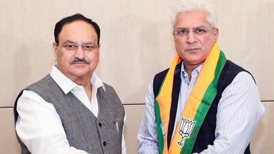 Kailash Gahlot with BJP president JP Nadda on Friday. (ANI) Kailash Gahlot with BJP president JP Nadda on Friday. (ANI)