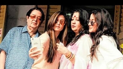 On November 19, Moon Moon Sen's husband Bharat Dev Varma, died in Kolkata. On November 19, Moon Moon Sen's husband Bharat Dev Varma, died in Kolkata.