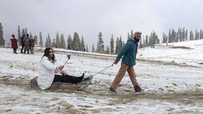 Snowfall in Gulmarg and picturesque Chinar trees in the Valley have drawn tourists. (Waseem Andrabi/HT) Snowfall in Gulmarg and picturesque Chinar trees in the Valley have drawn tourists. (Waseem Andrabi/HT)
