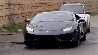 A video showed a Lamborghini Huracan struggling with speed breaker and pothole. (Instagram/pavangamemaster) A video showed a Lamborghini Huracan struggling with speed breaker and pothole. (Instagram/pavangamemaster)