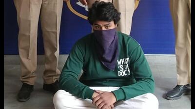 Accused Vishal Sabharwal of Nakodar in police custody. (HT photo)