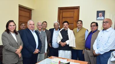 Gurugram Chamber of Commerce and Industry (GCCI) members with Haryana industries and commerce minister Rao Narbir Singh during their meeting on Sunday. (HT Photo) Gurugram Chamber of Commerce and Industry (GCCI) members with Haryana industries and commerce minister Rao Narbir Singh during their meeting on Sunday. (HT Photo)
