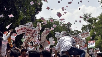 Ahead of DUSU results 2024, Delhi University has asked candidates to sign an affidavit pledging to refrain from using dhols, loudspeakers, firecrackers or pamphlets after the declaration of results. Candidates have until the end of Sunday to submit the affidavit to the Office of the Chief Election Officer. (File image/HT archive) Ahead of DUSU results 2024, Delhi University has asked candidates to sign an affidavit pledging to refrain from using dhols, loudspeakers, firecrackers or pamphlets after the declaration of results. Candidates have until the end of Sunday to submit the affidavit to the Office of the Chief Election Officer. (File image/HT archive)