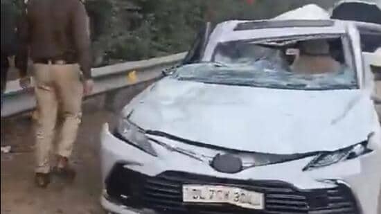 On Sunday around 4am, when all eight were heading towards Delhi in two cars from Vrindavan, a speeding truck rammed into their cars from behind. (HT Photo)